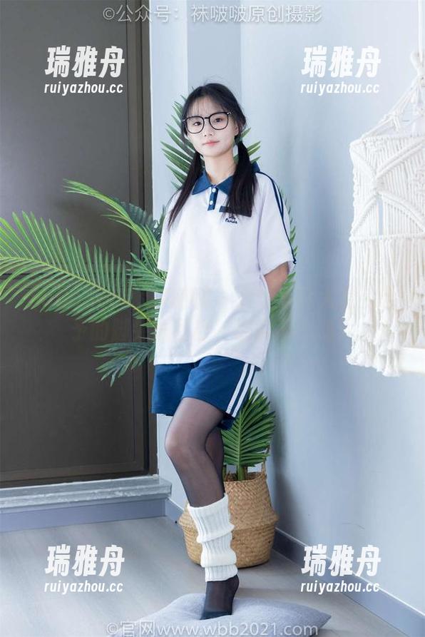 BoBoSocks袜啵啵-稚予 BoBoSocks袜啵啵 - 灰丝写真大赏:稚予的脚尖加固款,谁能不心动?