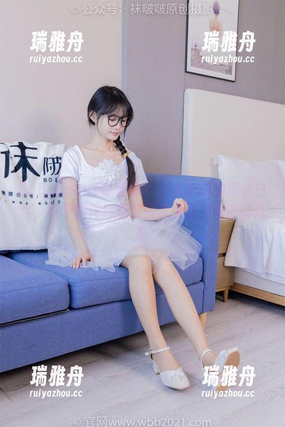 BoBoSocks袜啵啵 - 来去自如的波点白丝，稚予的花絮版套图合集让人想多看几眼