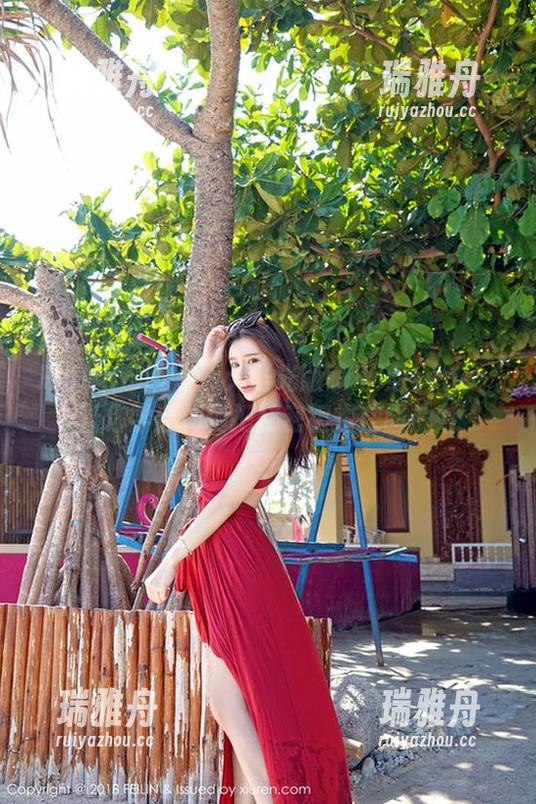 Feilin嗲囡囡 - 无圣光版萌琪琪Irene：让你学会如何把秘密袒露在图片中