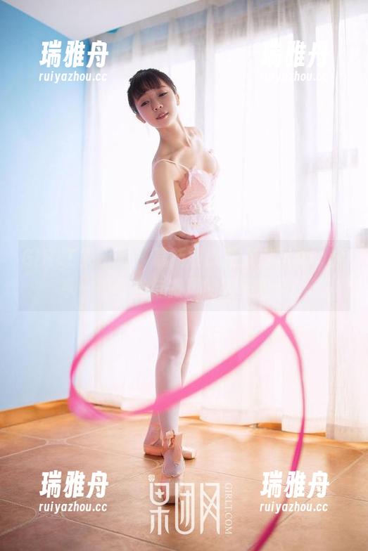 GIRLT果团网 - 最新黄歆苑女孩写真，分享一份阳光与微风的完美组合！