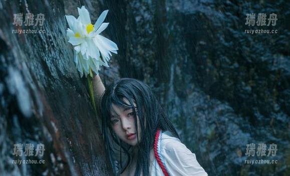 NinJa阿寨寨光影下的浴室：原图与作品的奇妙邂逅