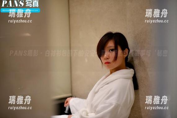 PANS摄影 - 白衬衫包围下的安安：照片里的那些故事与‘秘密’