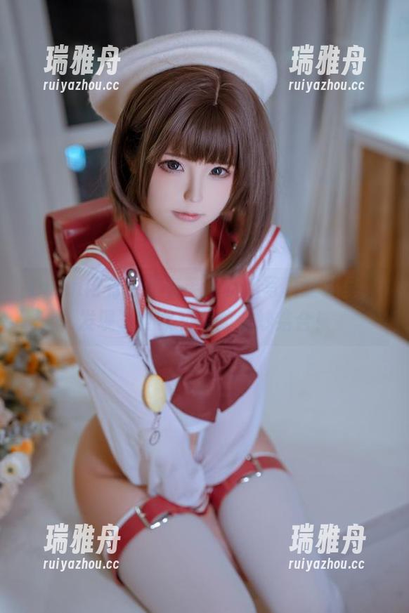 Quan冉有点饿在芙洛伦的写真世界里，发现了食欲和美的奇妙结合！