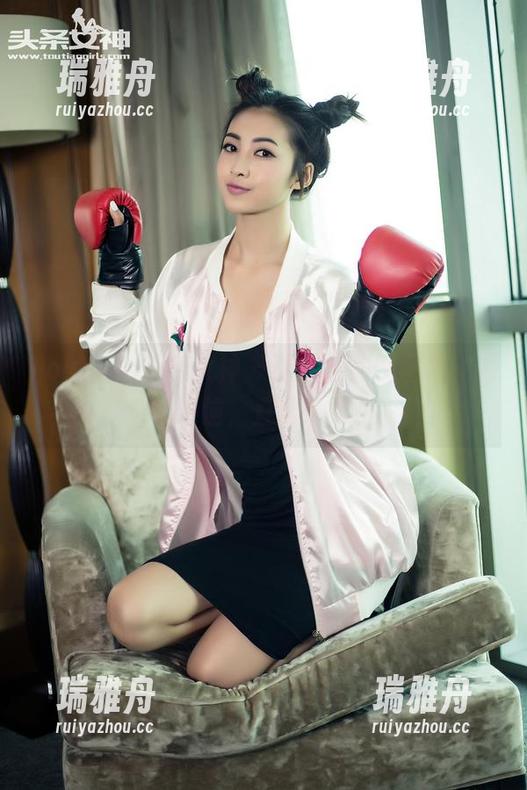 TouTiao头条女神-张梓然 TouTiao头条女神 - 张梓然美腿图片,丢掉烦恼,直击心灵!