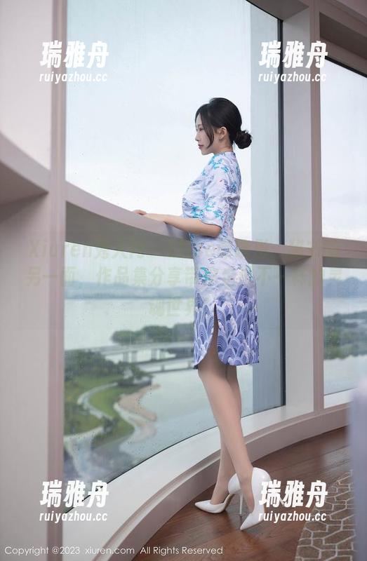Xiuren秀人网-Elise谭晓彤 Xiuren秀人网 - Elise谭晓彤:秘书的另一面,作品集分享带你走进不一样的灵魂世界!
