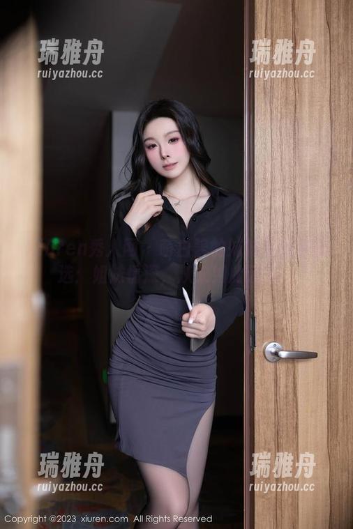 Xiuren秀人网 - 萌白酱的妹妹写真集精选：姐妹情深，从未如此迷人！