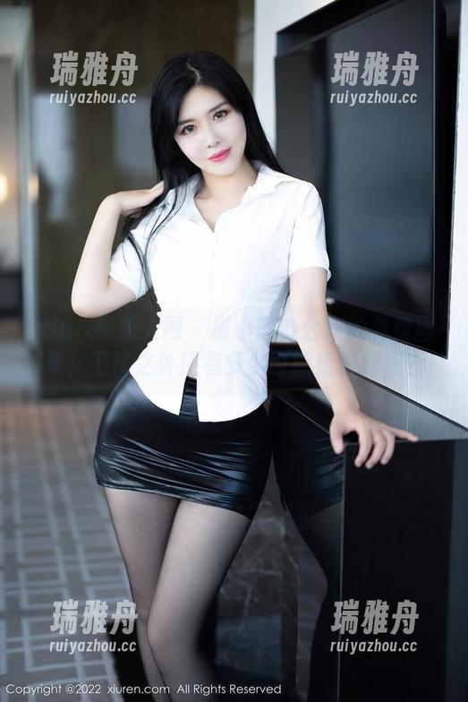 Xiuren秀人网 - 谢小蒽办公室的免费图集，工作之外还有多少可能值得探索？