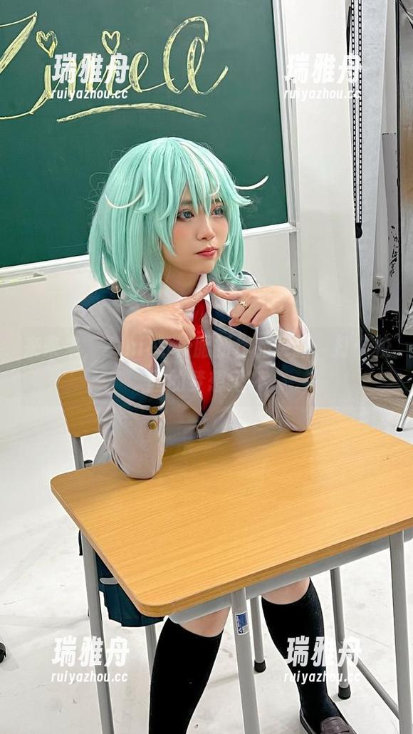 来来来，ZinieQ校服新作品更新，打卡校园的梦想秀！