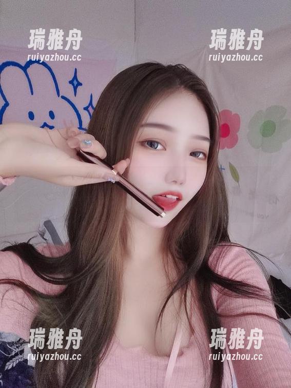 我还在捣鼓所谓的圣诞，eloise软软的原图和图册毫不留情地打脸我。