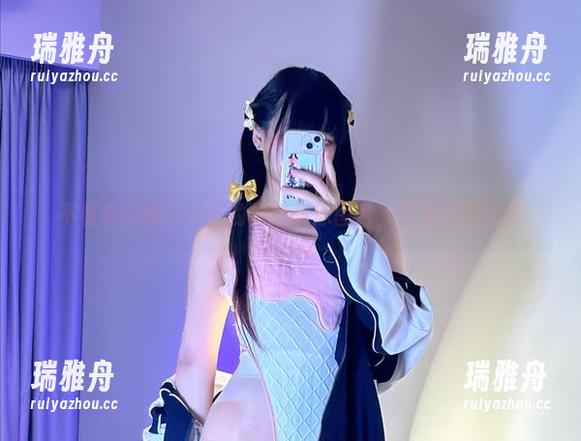 九言 不看会后悔!九言的最新竞泳图片,真是美不胜收