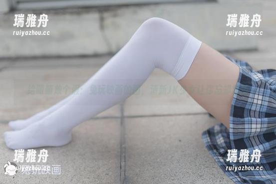 给眼睛放个假：兔玩映画的图，清新JK少女让你忘却烦恼