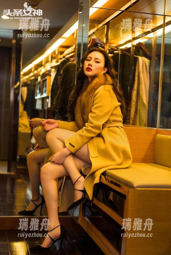 头条女神-周熙妍 头条女神 - 周熙妍与蕾丝:一张原图中隐藏的秘密作品