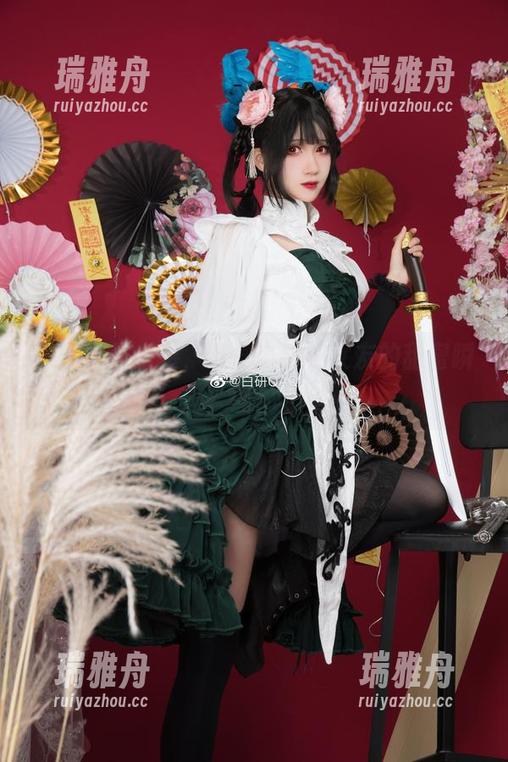 美图风暴来袭，妖君白研与女友的甜蜜瞬间！