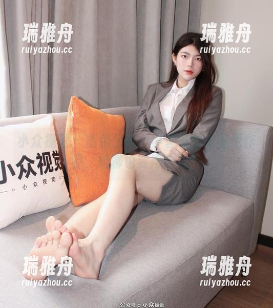 小众视觉 - 图包分享：小薯条的比基尼作品，尬聊也变得火热！