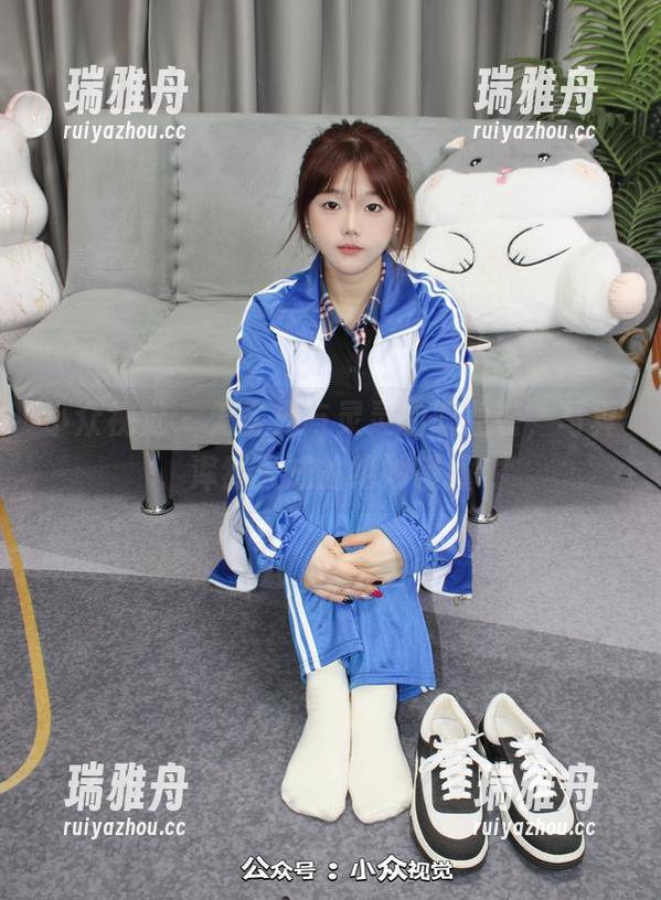 小众视觉 - 无圣光与灵灵的职业装，写真浑然天成的绝妙碰撞