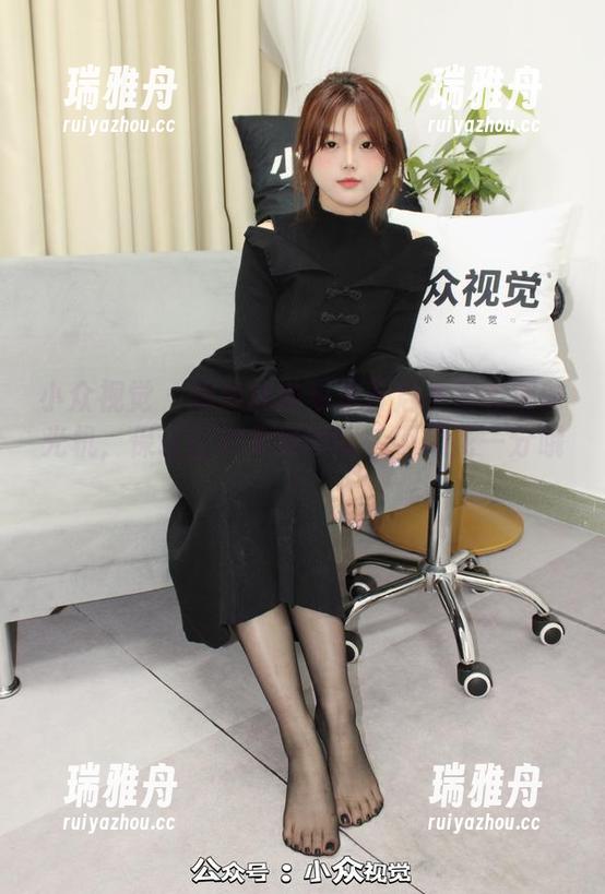 小众视觉 - 玲玲妹妹带你开启免费套图时光机，保证回到美好瞬间，不用花一分哦！