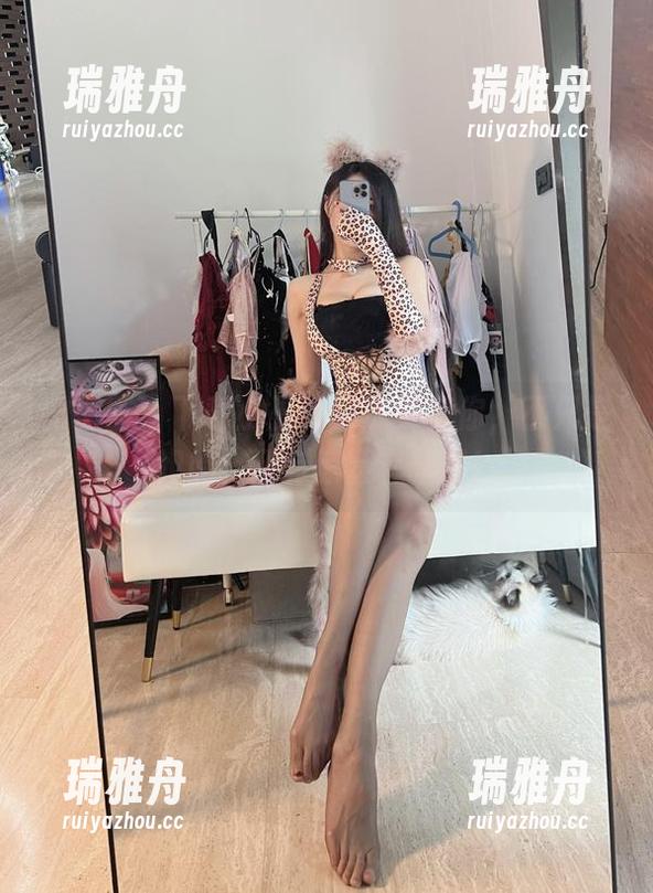 小玉吃果冻 微密圈 - 下载小玉吃果冻艾特你,不只是姐姐,还有惊喜套图哦!