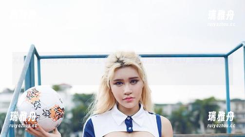 尤物馆 - 当婕西儿jessie遇上毛衣，照片里的感觉如梦似幻，想起了那些过往。