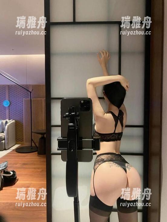 左公子666 微密圈 - 大胆挑战视觉极限:左公子666的史上最细内内私拍套图!