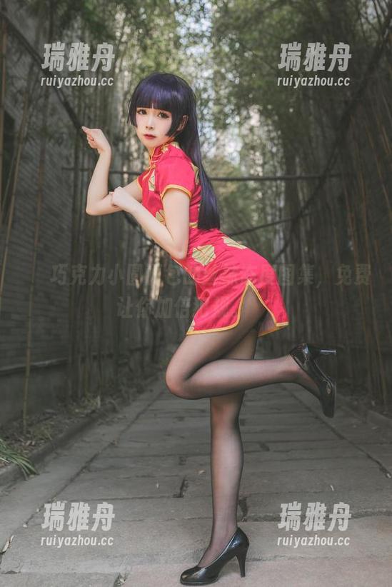 鮣鮣巧克力小圆面包的丝袜态度图集，免费让你加倍犯规。鮣鮣