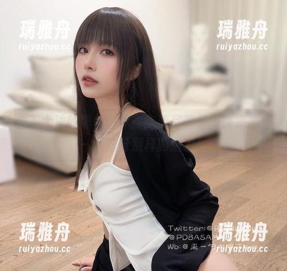 布丁大法的黑色世界：高清写真集，快来感受一下这份别样的魅力！