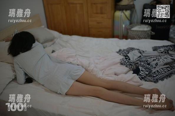 异思趣向-团团 异思趣向 - 第一长腿的惊艳闪现!团团的套图分享简直让人停不下来