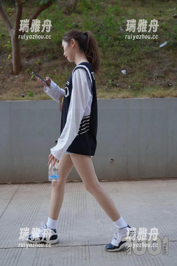 异思趣向-小九 异思趣向 - 小九的“美腿在召唤”图集,看看你的腿是不是也该争一争“腿模”称号?