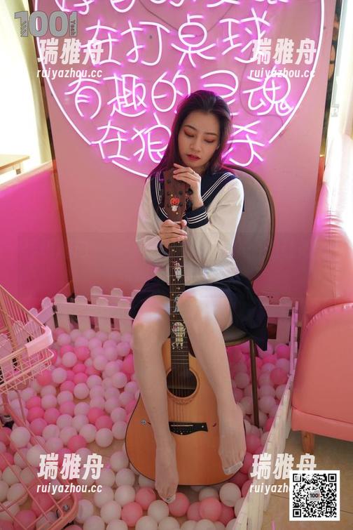 异思趣向-小宝 异思趣向 - 小宝裸足在线合集:想让阳光亲吻每一寸肌肤