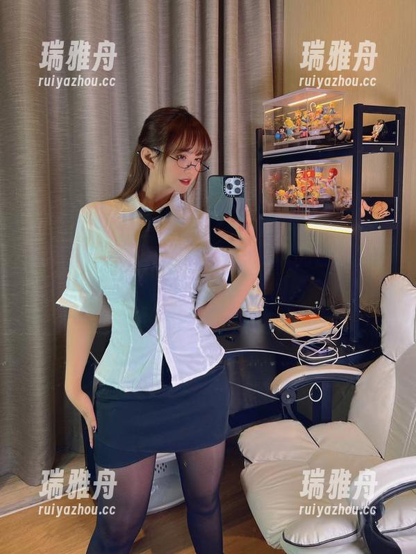 张思允nice 微密圈 - 牛仔裤,张思允nice的日常,一张图片拉近彼此的距离,原图好奇心满满