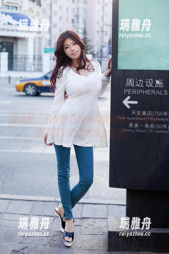 推女郎-杨伊 推女郎 - 杨伊的白衬衫高清原图,保证你找不到第二个这么会穿的!