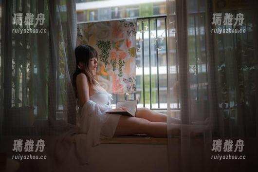 无颜小天使wy 黑旗袍下的无颜小天使wy,写真到底是在说什么?