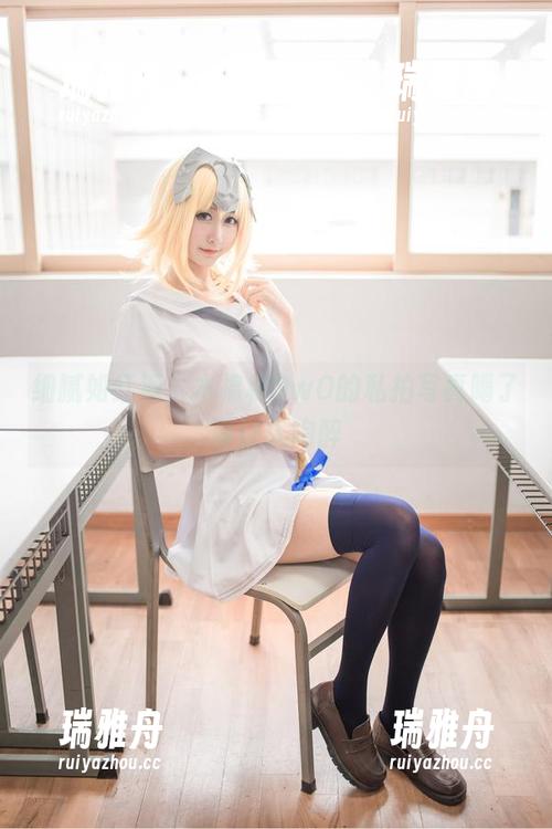 细腻如红酒，木棉棉OwO的私拍写真喝了真让人陶醉