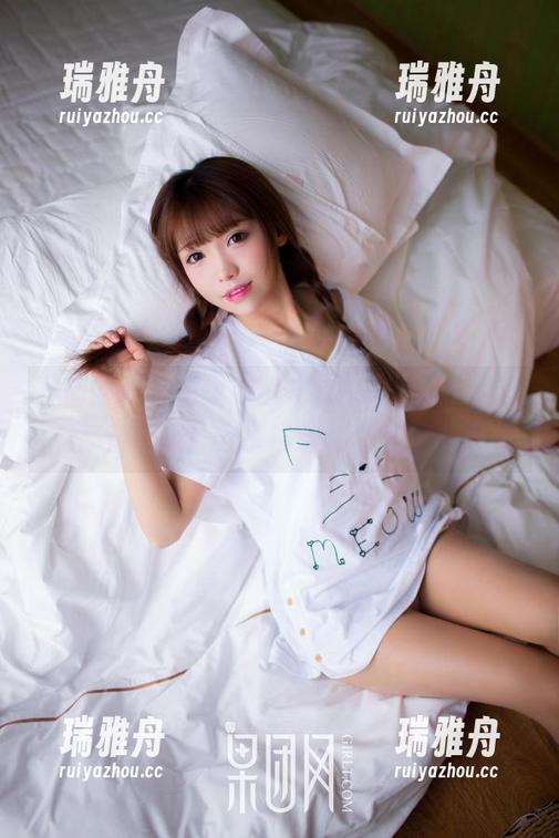 果团网 - 莫雅琪高跟鞋套图：穿上它，连走路都带风！分享送给每个爱美的你！