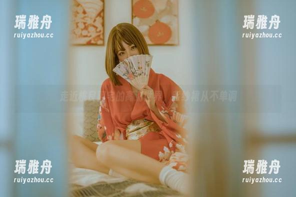 走近桃良阿宅的高清世界，紫纱裙从不单调