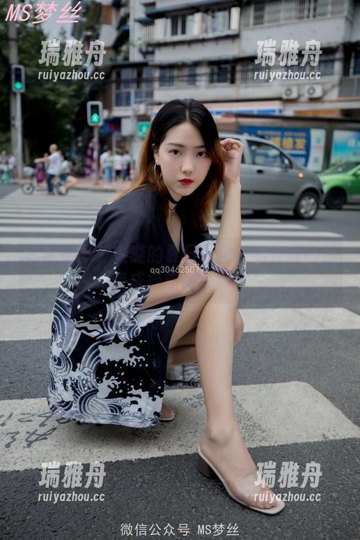 梦丝女神-璇璇 梦丝女神 - 璇璇的夏日图包:看完我已经变成行走的西瓜!