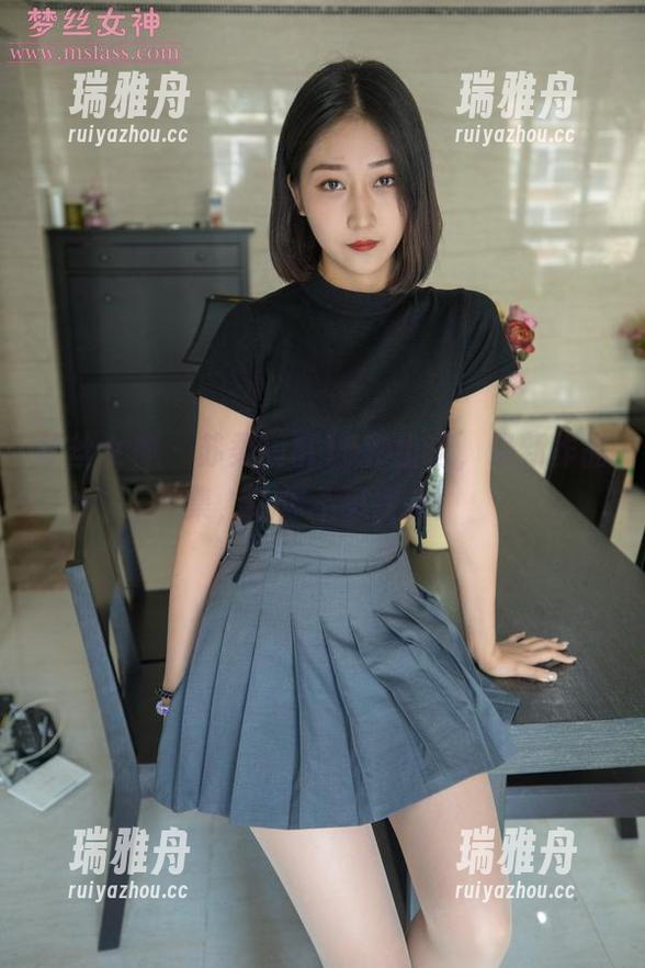 梦丝女神 - 苏柔短裤15秒出道，最新作品集，让你不忍转头！