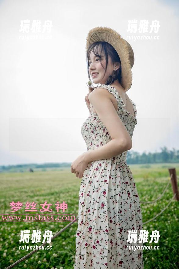 梦丝女神 - 这套泳装不得了！莹仙女的最新照片更新