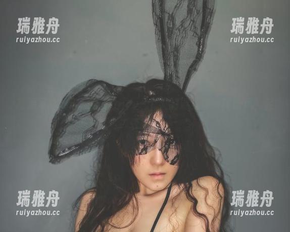 高清写真展现樱晚gigi：一个人的温柔像一阵微风，轻轻拂过