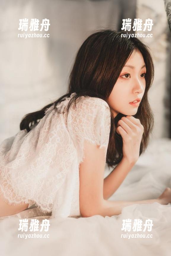 赫本的私房之美，沧霁桔梗怎么做到这么诱惑
