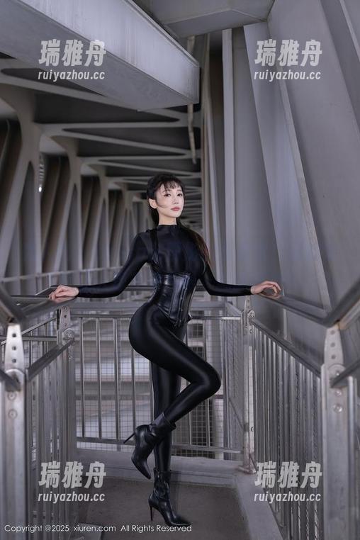 秀人网 - Laura苏雨彤的死库水，高清壁纸让人想多看几眼，怎能抗拒？