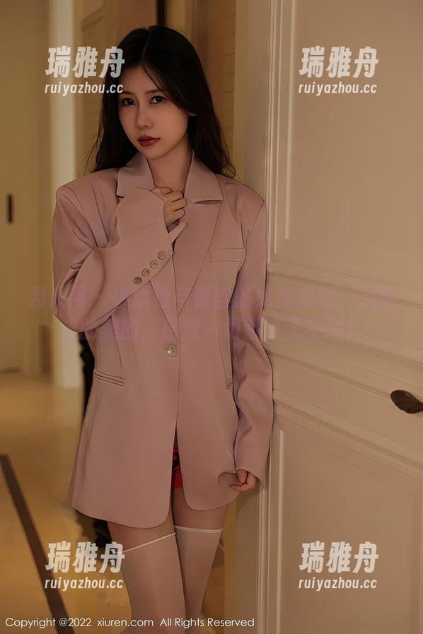 秀人网-小逗逗 秀人网 - 小逗逗与蕾丝的绝美邂逅:无圣光的美图,感觉一切都了无生趣!