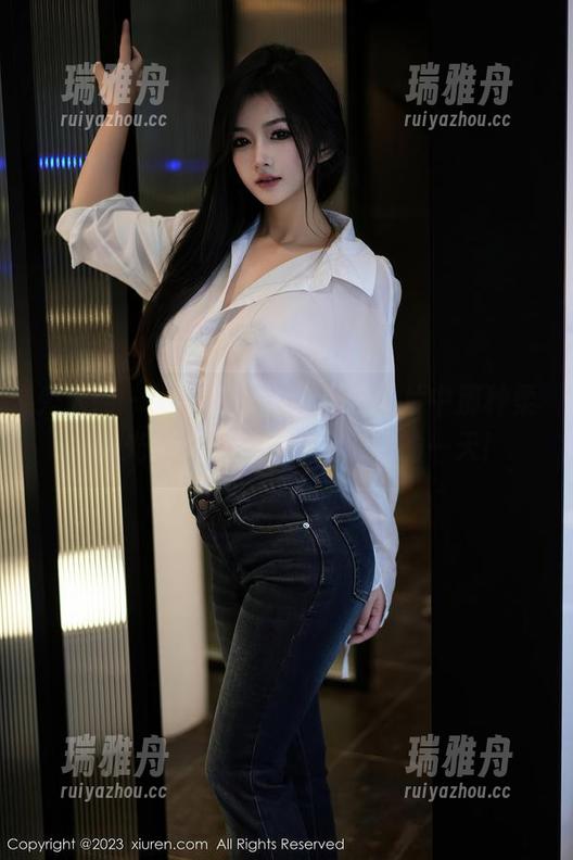 秀人网-尹甜甜 秀人网 - 尹甜甜女仆合集,图片中那种柔和的光线,瞬间就治愈了我的一天!