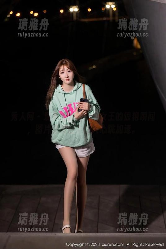 秀人网-雨儿酱eve 秀人网 - 观看雨儿酱eve女王的惊艳瞬间,图片里的魅力让人心跳加速。