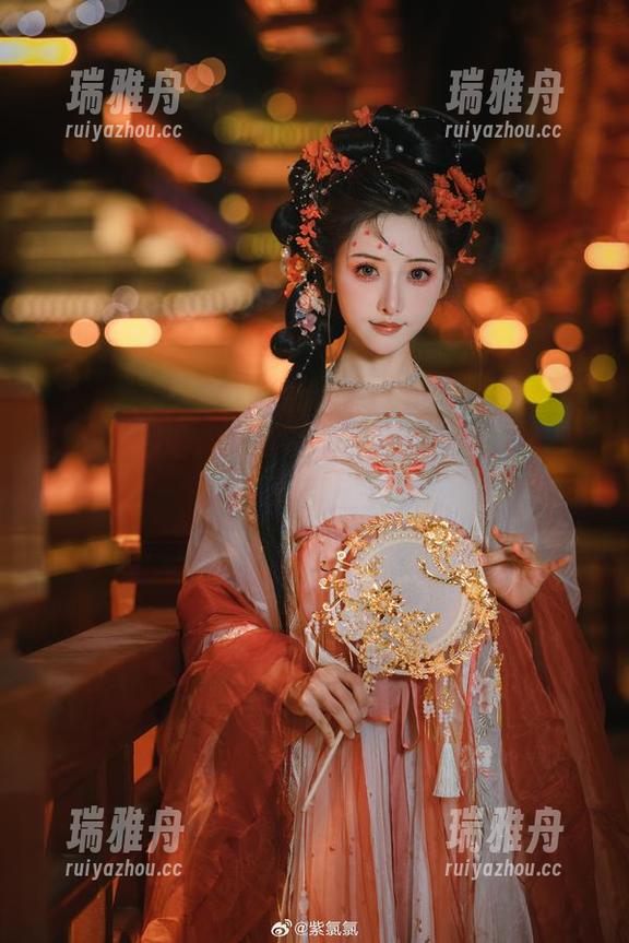 紫氯氯的瑜伽高清写真，有种神秘的性感吸引！