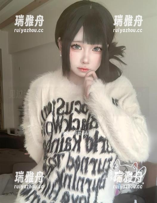 见过泳衣的原图吗？快来看“纯爱neko”如何把沙滩变成时尚秀场！