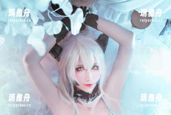 图集在线：翎柒菜菜化身修女，感觉那不只是个角色，还有点什么呢…