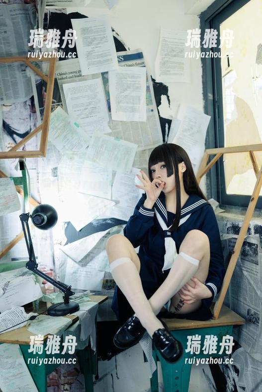 在胡桃猫Kurumineko的网袜世界里，你懂的那种美写真