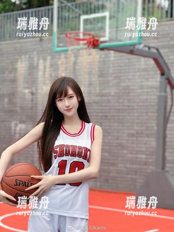 腐团儿Ikaros 腐团儿Ikaros天使全套作品,真是为她的造型疯狂打call,可是,背景能不能再用心一点?