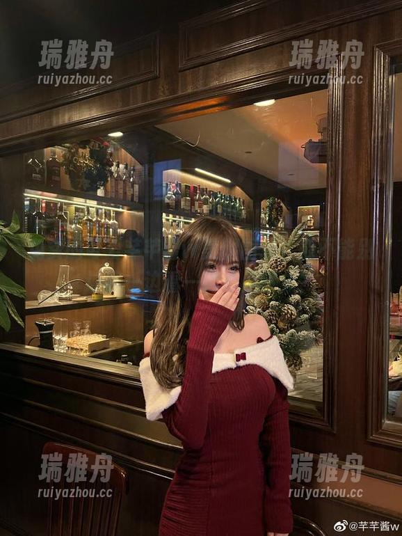 免费的可爱芊芊酱w美腿图册，能不能别让我一边看一边心里冒火？