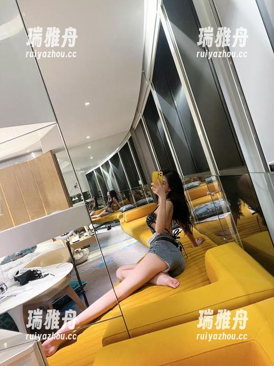 葛征 微密圈 - 今天的葛征:不喝牛奶,依旧无圣光的美丽!